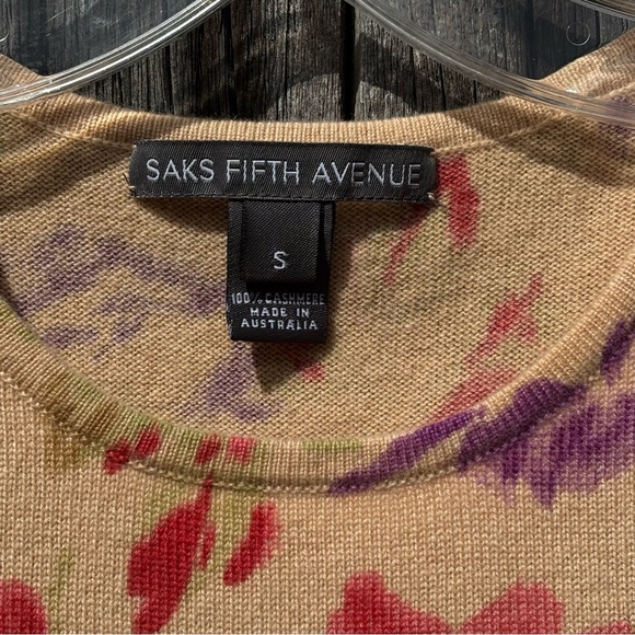 Saks Fifth Avenue Floral Short Sleeve 100% Cashmere Sweater Top Size S - Picture 6 of 9